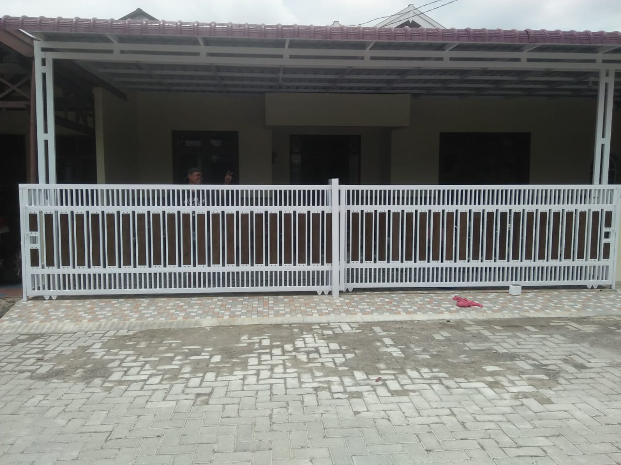 Pagar & Kanopi Minimalis Putih