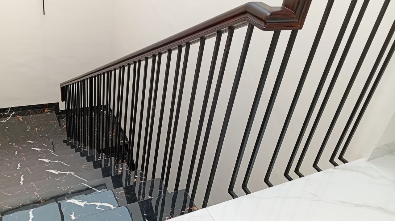 Railing Tangga Besi Minimalis Modern