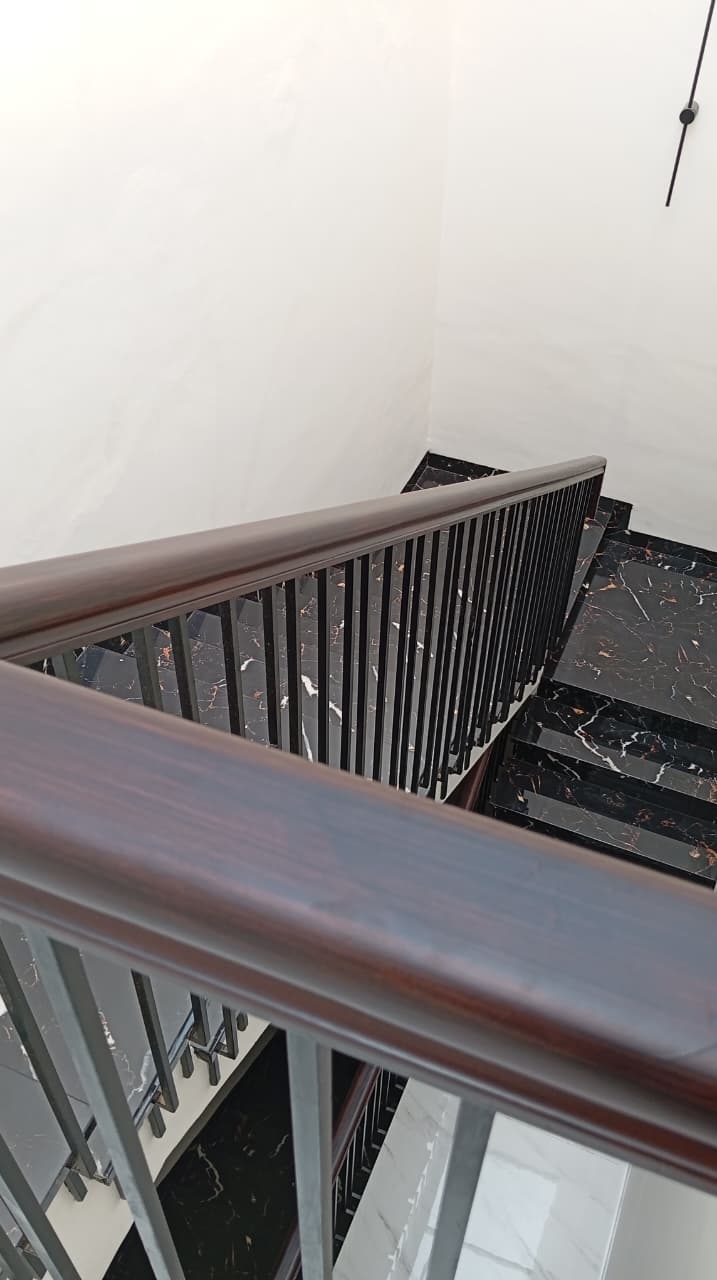 Railing Tangga Besi Minimalis Modern - Foto 2